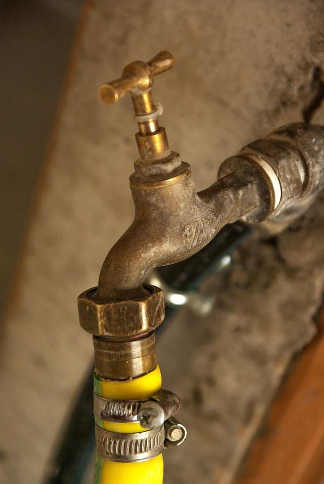 plumbing pipe leak water
